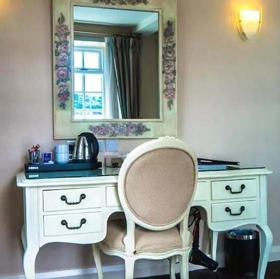 Majatalo The Lough & Quay Guest Accommodation