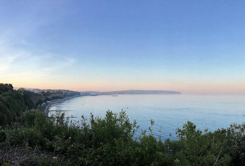 ペンション The Miclaran Guest House