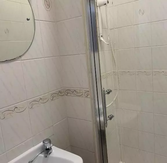 Majatalo The Pines Guest House