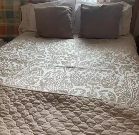 Majatalo The Pines Guest House