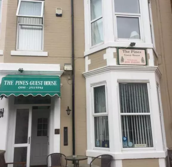 Majatalo The Pines Guest House