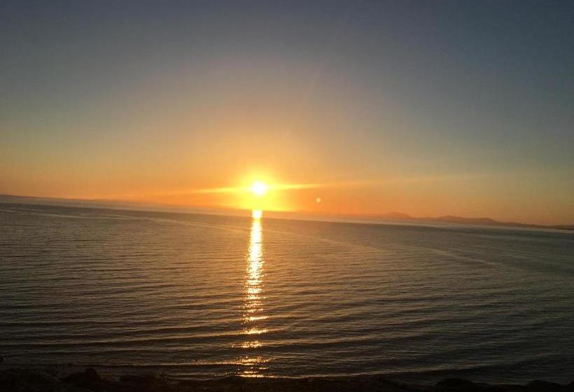 ペンション Wavecrest