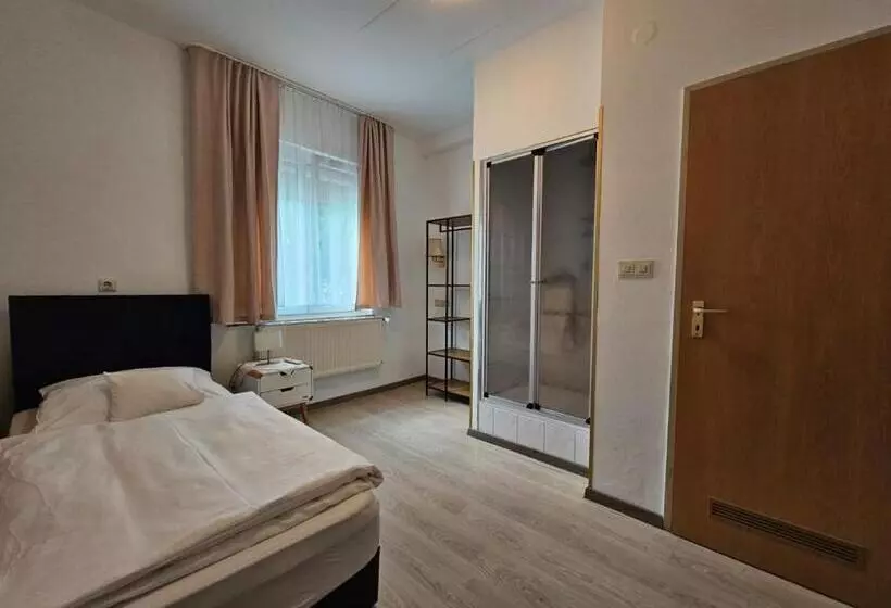 ペンション Haus Isenburg