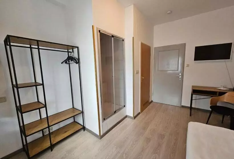 ペンション Haus Isenburg