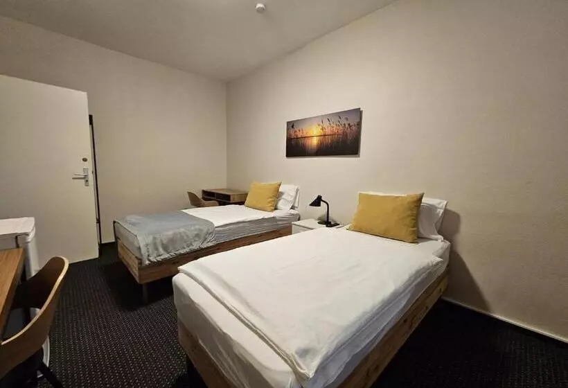 ペンション Haus Isenburg