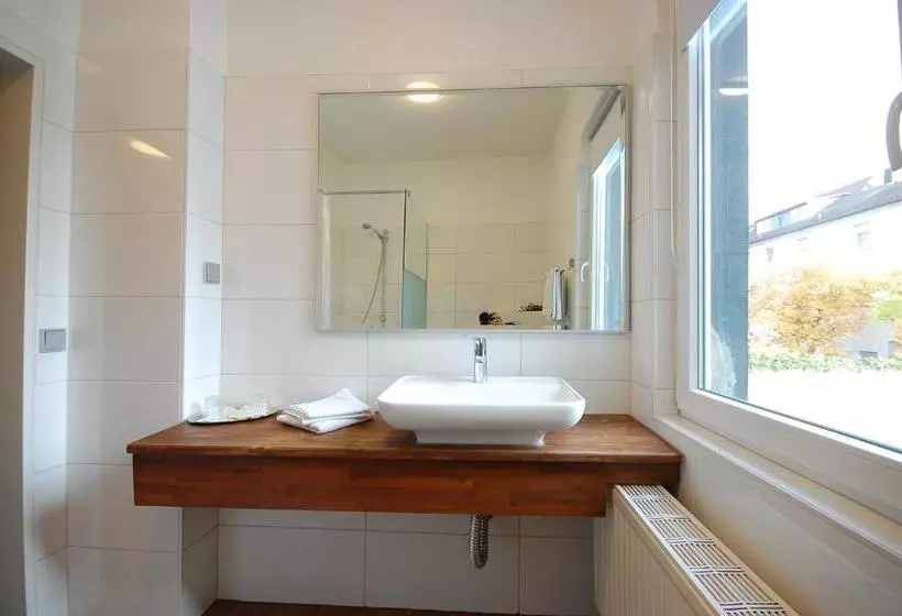 ペンション Haus Isenburg