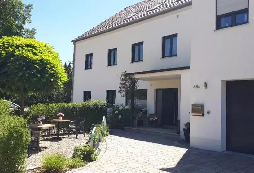 Albergue Gästehaus Lodermeier