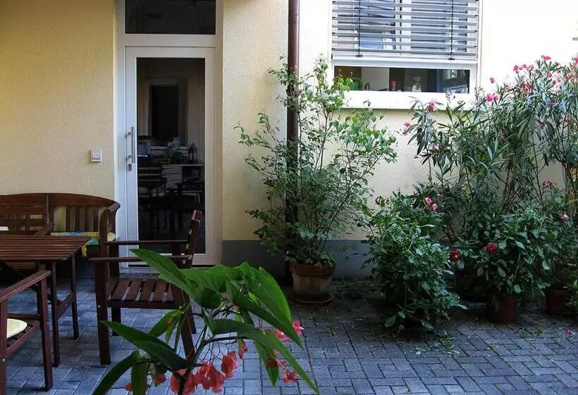 Die Sprachpension   The Language Guesthouse