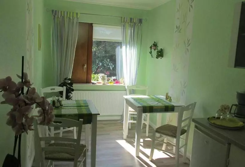 ペンション Gästehaus Carstens