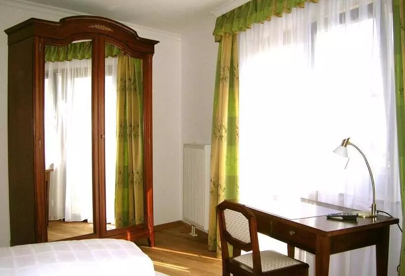 Retkeilymaja Historisches Genusshotel Löwen