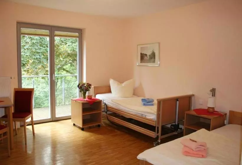 Majatalo Dreibrunnen Gästehaus Im Luisenpark