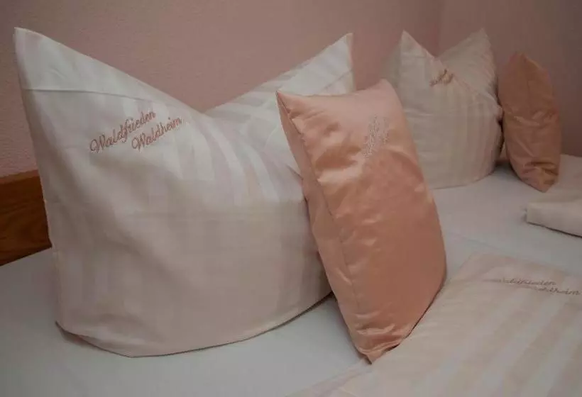 Majatalo Waldfrieden Waldheim