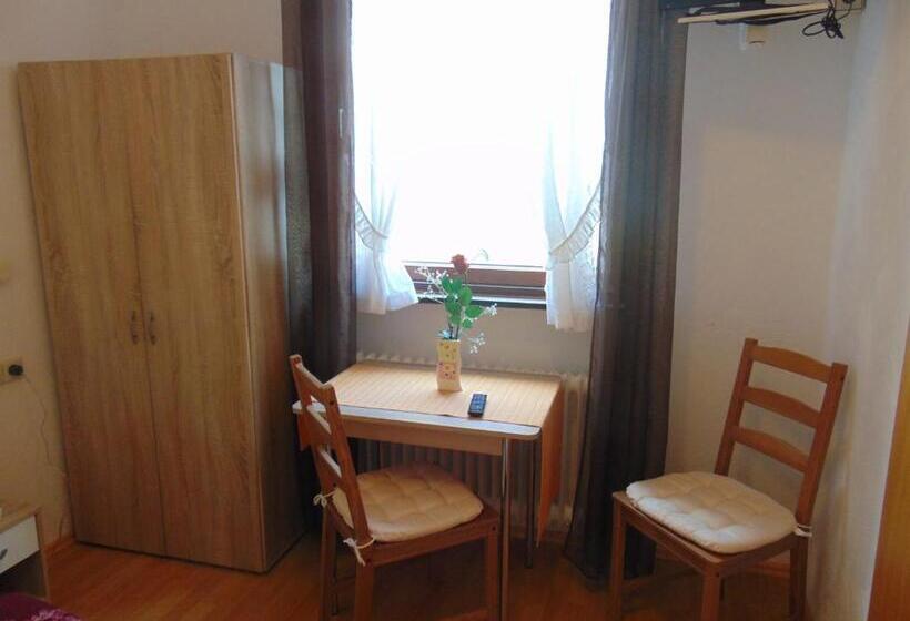 호스텔 Gasthaus Rebstock