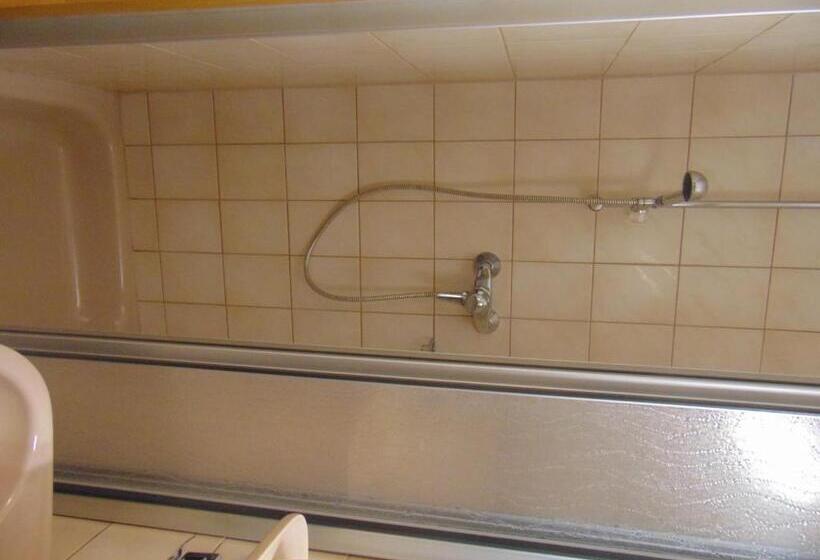 호스텔 Gasthaus Rebstock