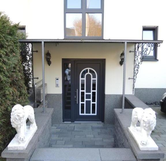 Merkel Villa Apartamente