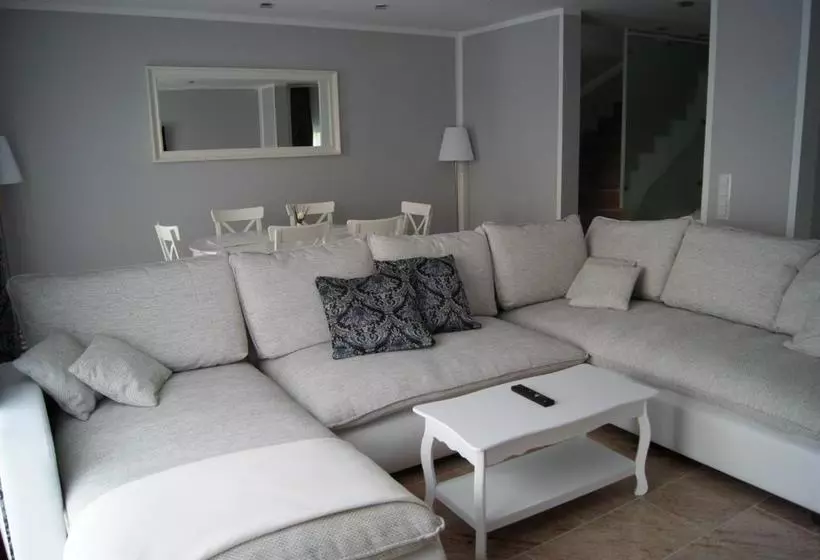 Merkel Villa Apartamente