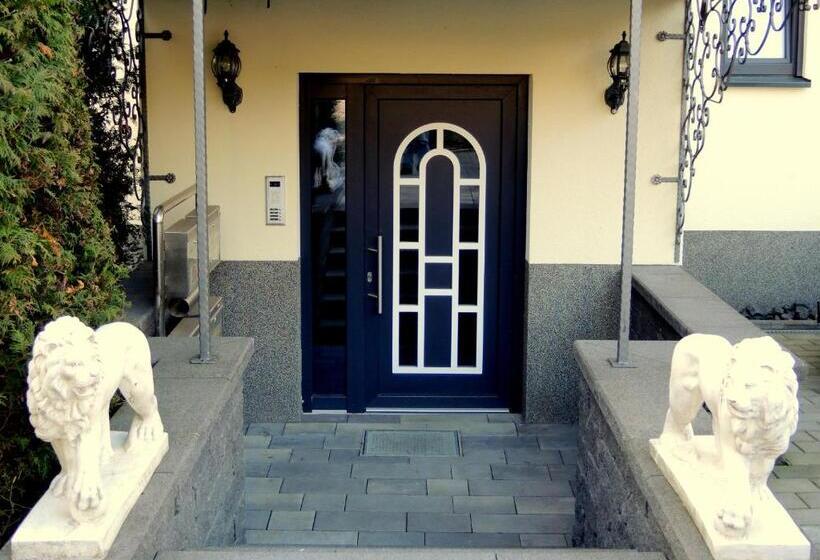 Merkel Villa Apartamente