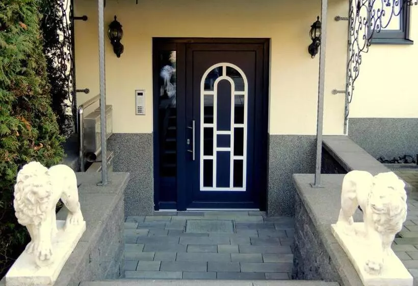 Merkel Villa Apartamente