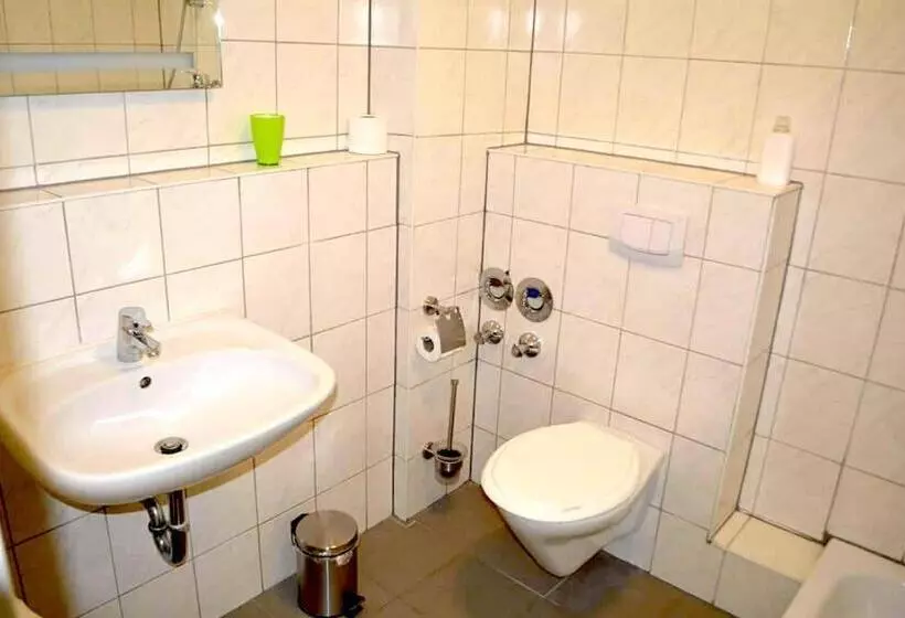 Zwei Raben Pension