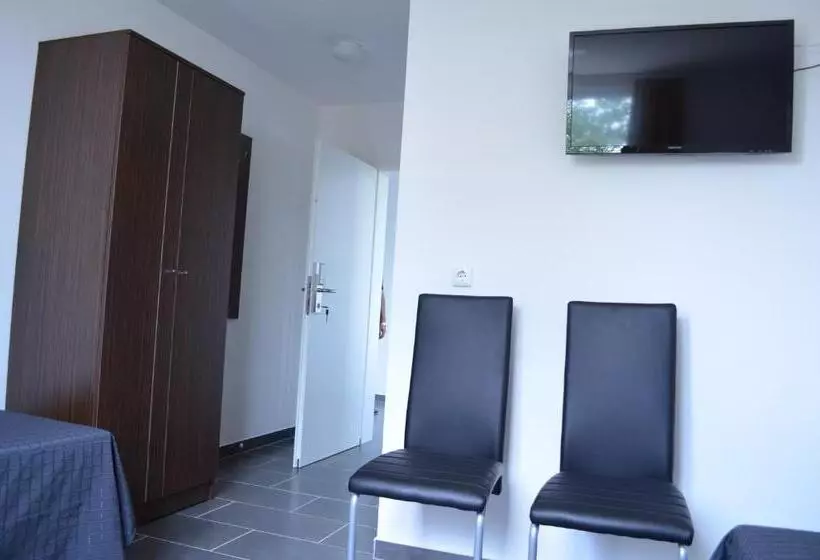 Zwei Raben Pension