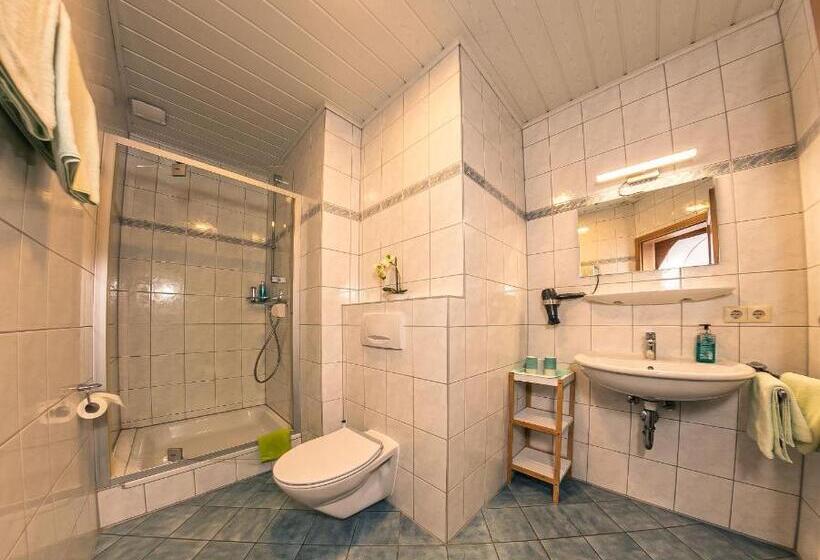 Retkeilymaja Gasthof Schneiderwirt, Kipfenberg Ot Hirnstetten