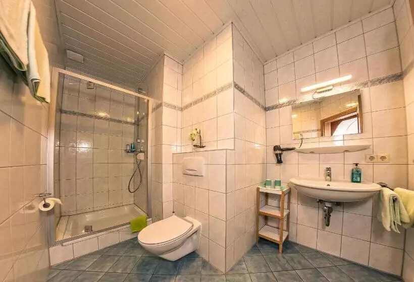 Retkeilymaja Gasthof Schneiderwirt, Kipfenberg Ot Hirnstetten