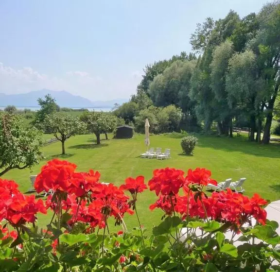 Garni   Chiemsee Pension Seebruck