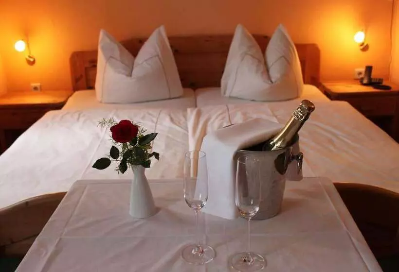 ペンション Gasthof Hertigswalde