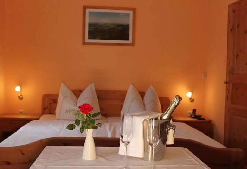 ペンション Gasthof Hertigswalde