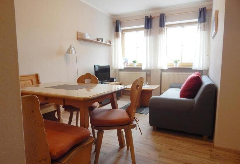 Отель Ferienwohnungen Stark