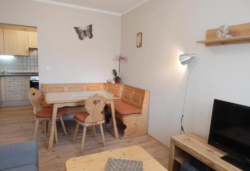 Отель Ferienwohnungen Stark