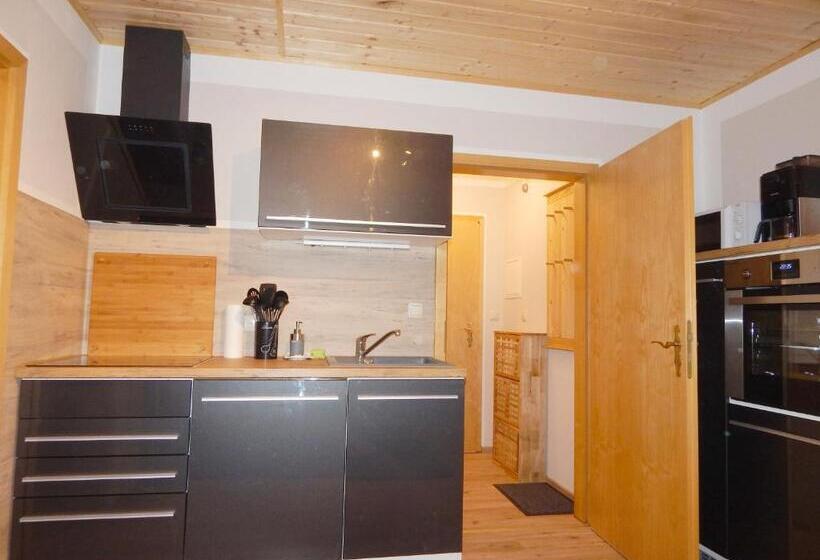 Отель Ferienwohnungen Stark