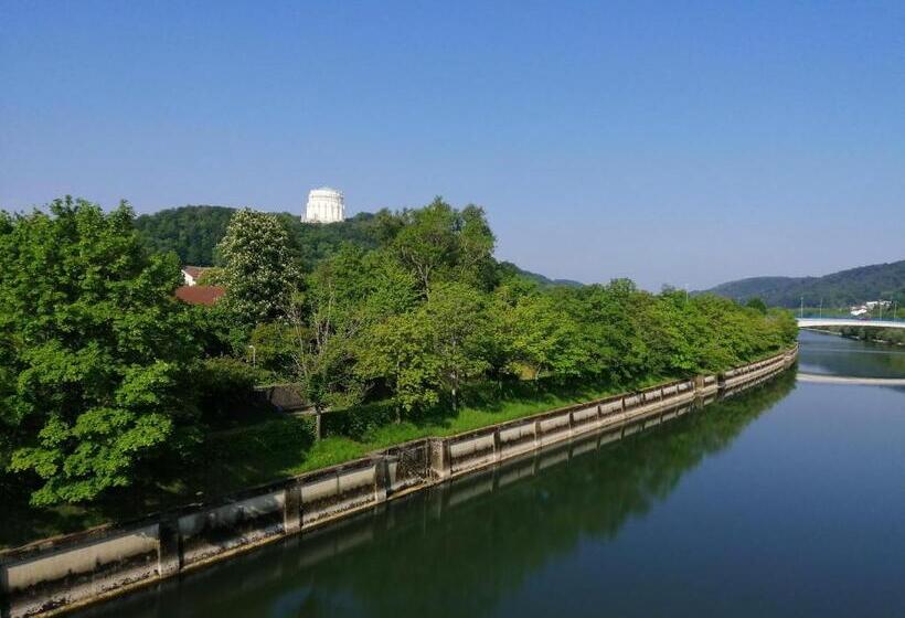 Отель Ferienwohnungen Stark