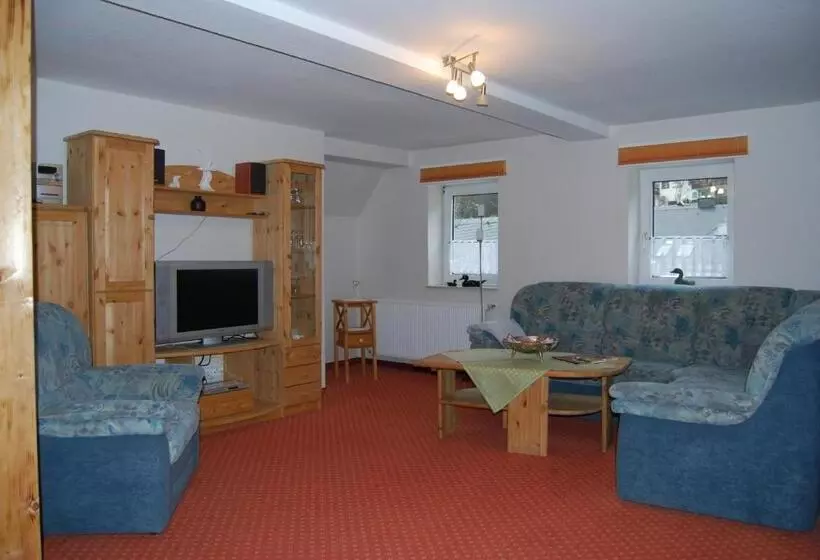 ペンション Ferienwohnungen Schäferhaus, Incl Meinecardplus