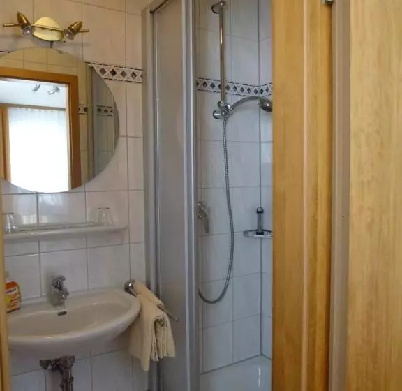 ペンション Ferienwohnungen Schäferhaus, Incl Meinecardplus