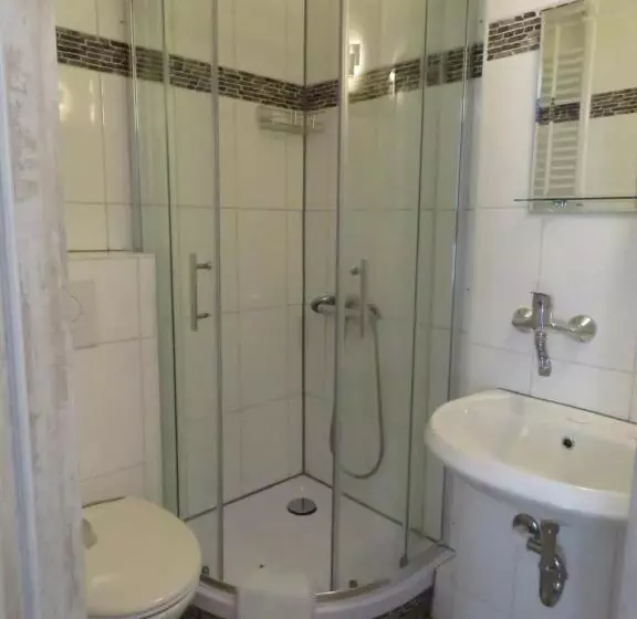 Majatalo Gast & Logierhaus Am Rheinsberger See