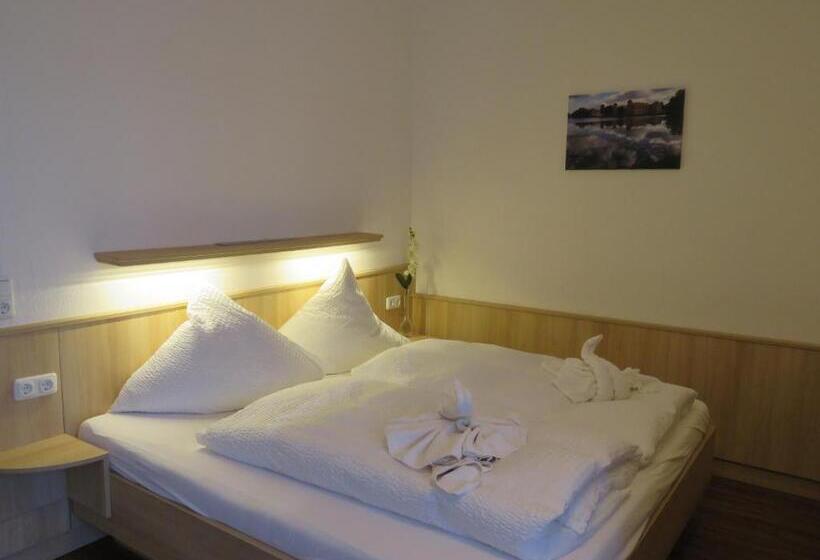 פנסיון Gast & Logierhaus Am Rheinsberger See