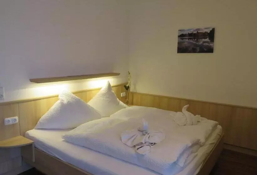 Majatalo Gast & Logierhaus Am Rheinsberger See