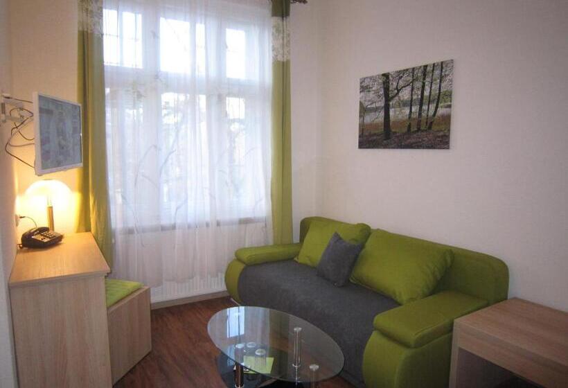 פנסיון Gast & Logierhaus Am Rheinsberger See