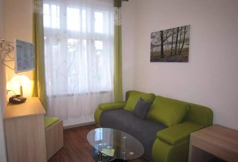 Majatalo Gast & Logierhaus Am Rheinsberger See