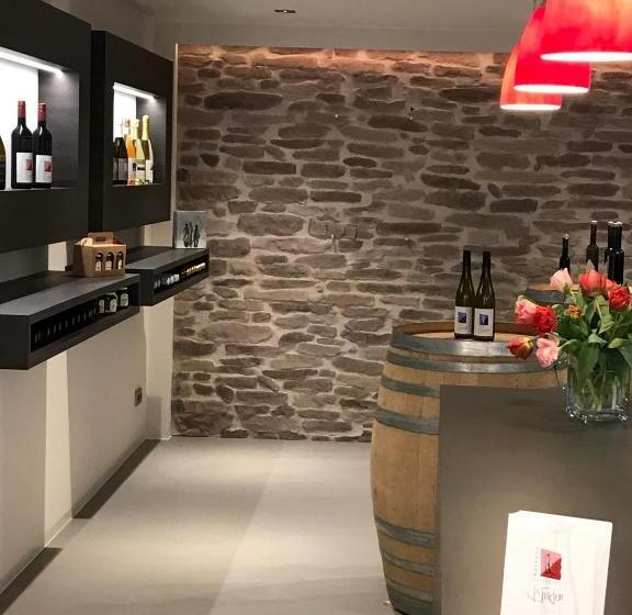 Pensjonat Gästehaus Und Weingut Bernd Frieden