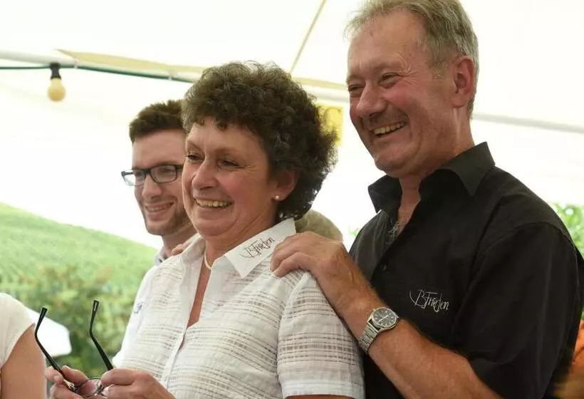 ペンション Gästehaus Und Weingut Bernd Frieden
