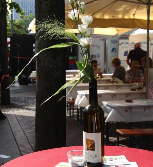 Pensjonat Gästehaus Und Weingut Bernd Frieden