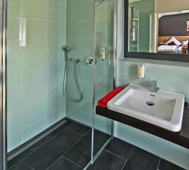 Pensjonat Gästehaus Und Weingut Bernd Frieden