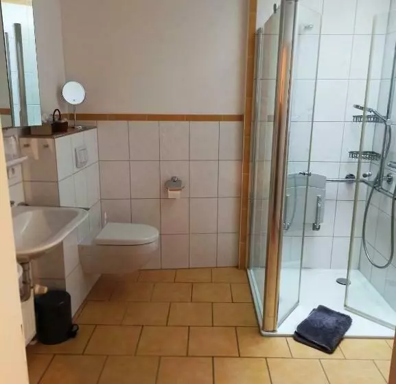 Majatalo Gästezimmer / Weingut Peter