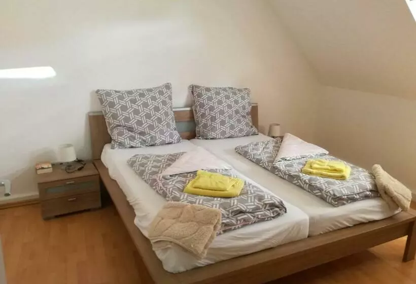 Majatalo Gästezimmer / Weingut Peter