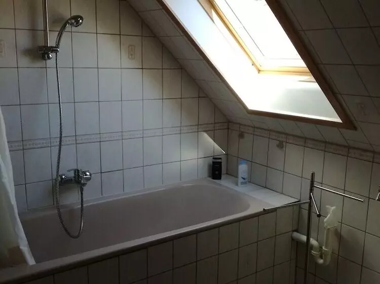 Majatalo Gästezimmer / Weingut Peter