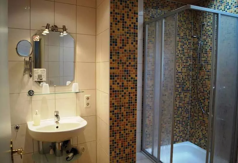 Majatalo Gästezimmer / Weingut Peter