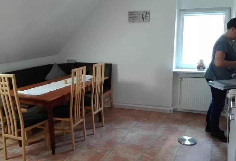 Majatalo Gästezimmer / Weingut Peter