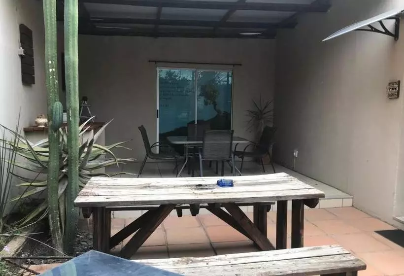 Aamiaismajoitus (B&B) Lazy Gecko Accommodation